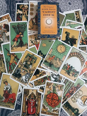 Afrodite, cartomante al telefono, codice 335